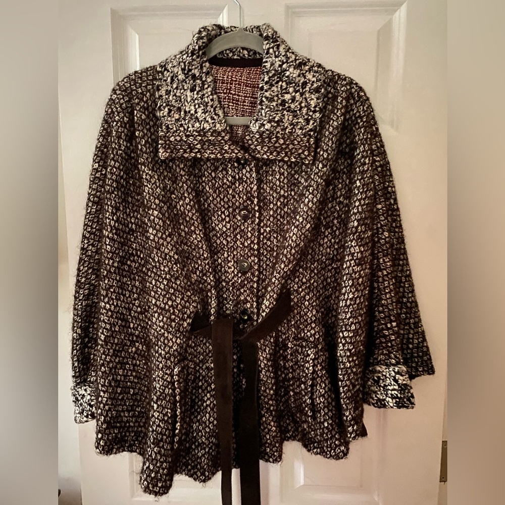 Boutique original one of kind suede belted lined cape. Fits M.